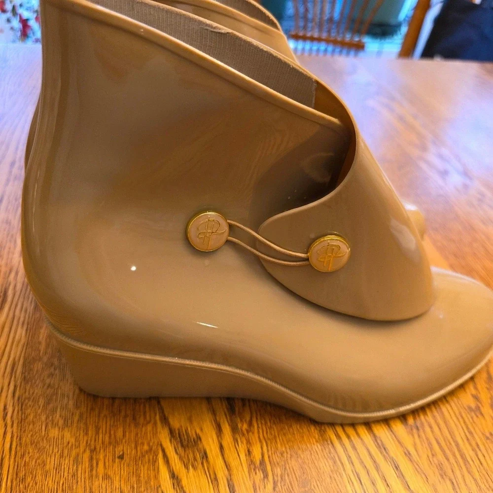 Patten Place Womens L Taupe Patent Wedge Heel Rain Boots Ankle Galoshes Button